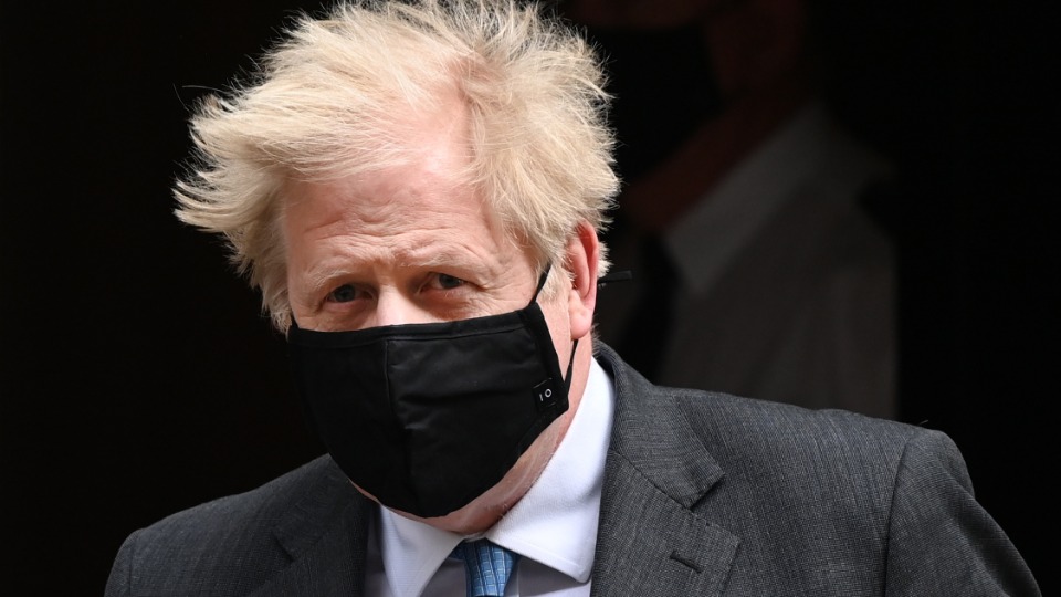 İngiltere Başbakanı Johnson'a evini yeniledi, hakkında soruşturma başlatıldı
